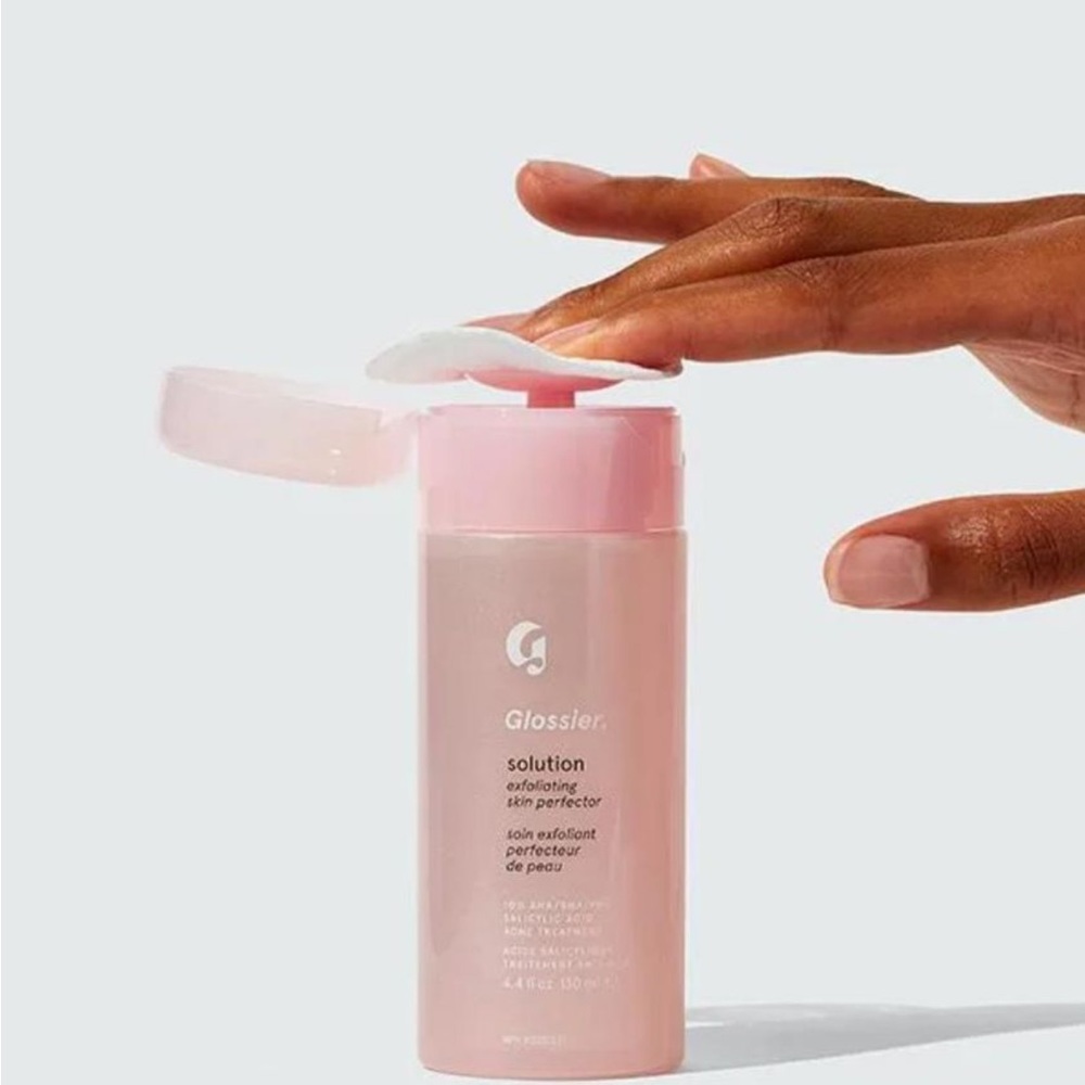 Glossier Exfoliating Skin Perfector Solution